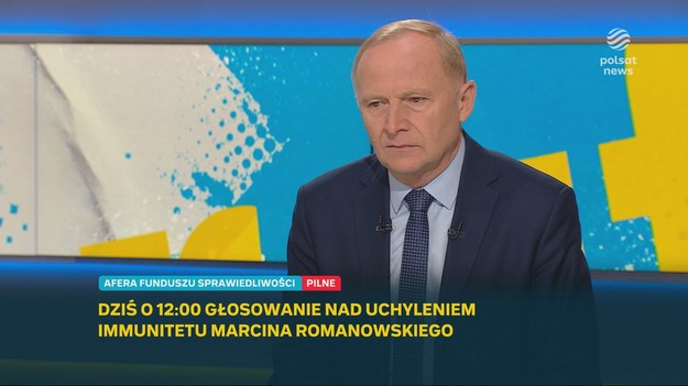 W piątek Sejm ma zająć się ustawą mającą poszerzyć możliwości działania wojska i służb przy granicy. Ze strony polityków Lewicy padło sporo zarzutów m.in., że "ta ustawa pozwoli bezkarnie strzelać do cywilów", że "to licencja na zabijanie". 

Czesław Mroczek zauważył, że "mamy znowu do czynienia z dużą presją, jeśli chodzi o nielegalna imigrację". Wiceminister przypomniał, że umacniane są zapory oraz budowane nowe -  na terenach rzecznych.

- Kwestia użycia broni przez żołnierzy, funkcjonariuszy jest ostatnim elementem działań zwiększających skuteczność naszego państwa na granicy - powiedział gość Marcina Fijołka w programie "Graffiti".