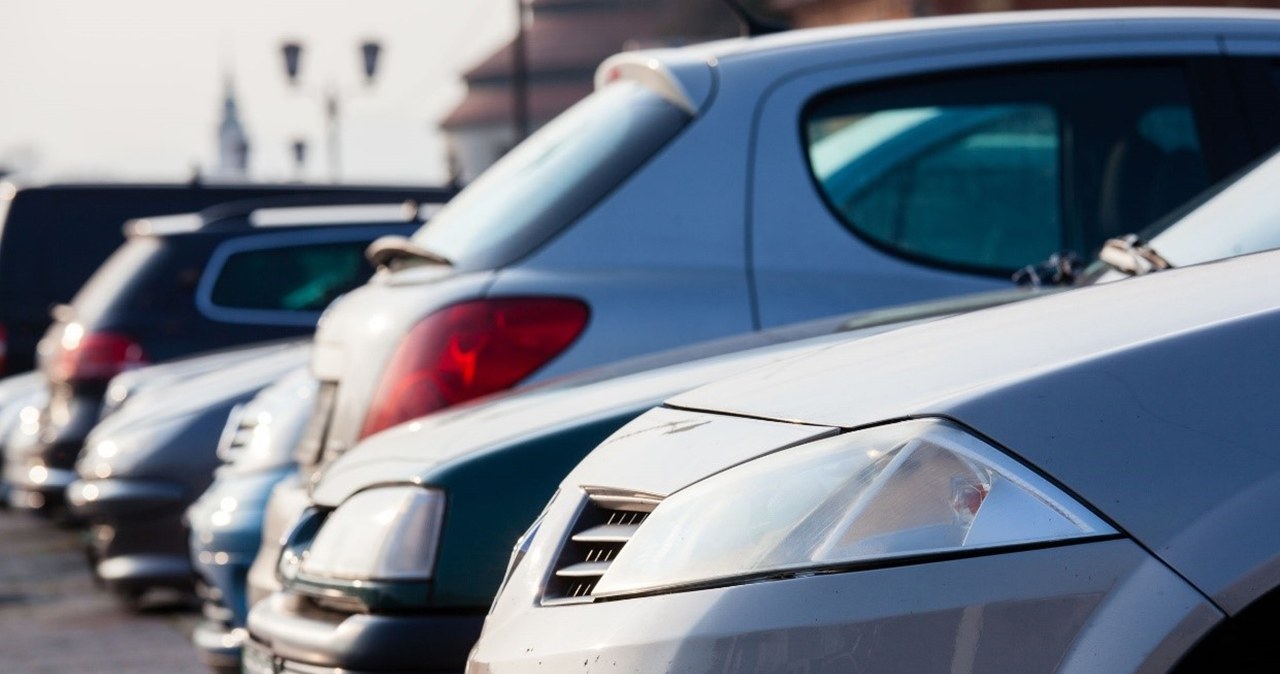 Polskie realia: Pełnoletnie auta na coraz wyższy kredyt
