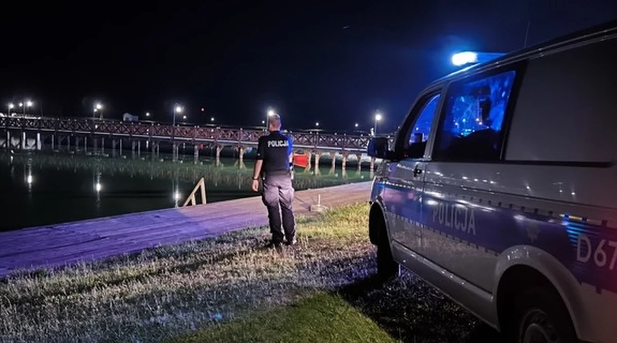 50-letni mężczyzna utonął w zalewie w Krasnobrodzie (Lubelskie) - poinformowała policja. Jego ciało zostało wyłowione w nocy z czwartku na piątek po kilkugodzinnych poszukiwaniach.