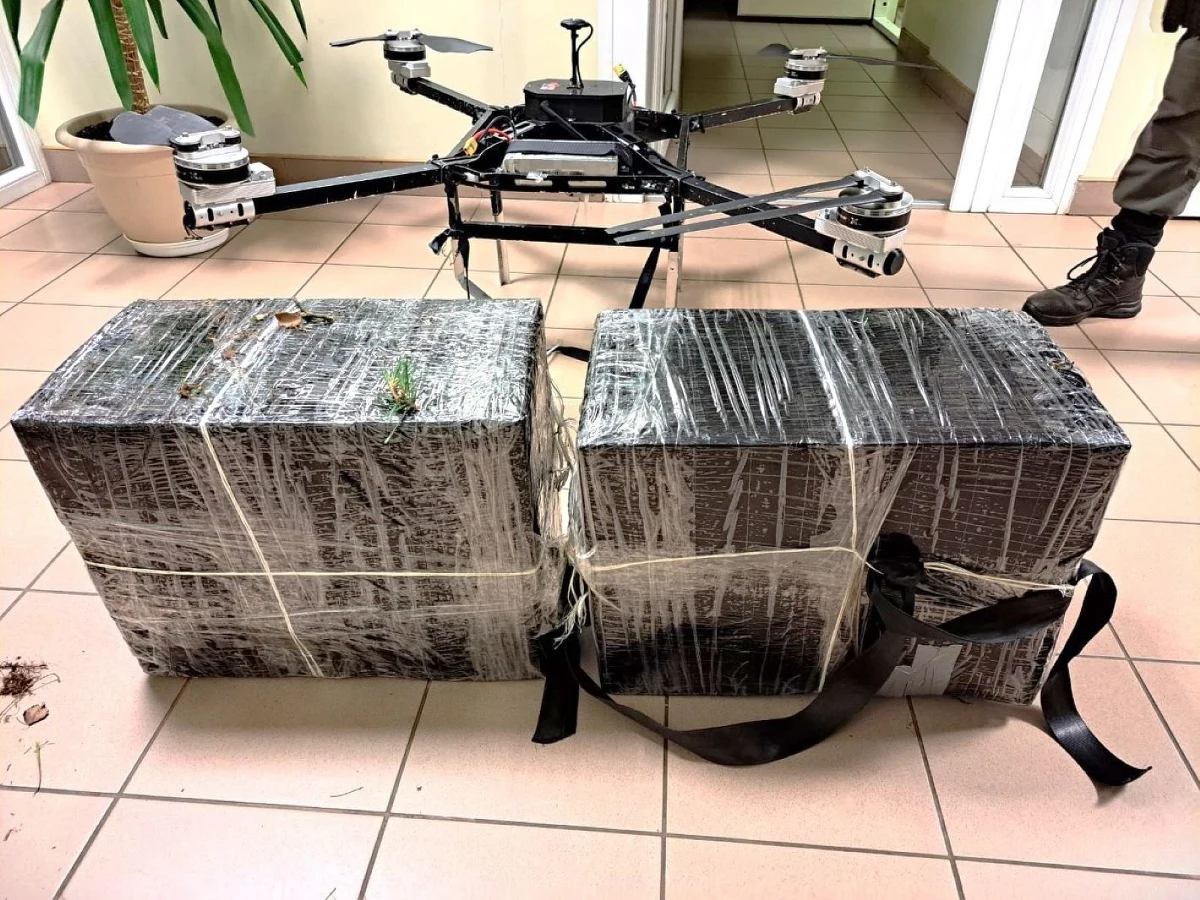 Litwa zmaga się z plagą przemytniczych białoruskich dronów i balonów. Straż graniczna naszych sąsiadów obliczyła, że w pierwszym półroczu do nielegalnego przerzutu papierosów przez granicę transport powietrzny wykorzystano 107 razy. To prawie tyle, co przez cały zeszły rok, gdy takich przemytów było 115.