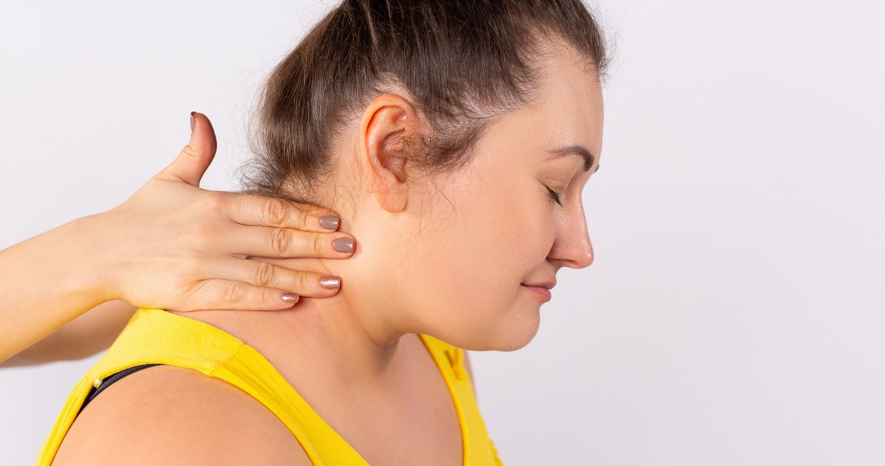 Proste ćwiczenia na wdowi garb. Wykonuj codziennie i pożegnaj się z deformacją