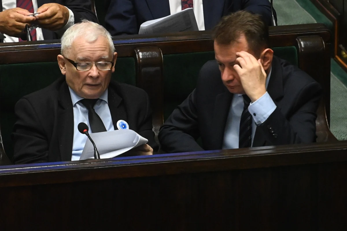 "Przyjdzie czas - jestem o tym przekonany - że ci ludzie będą musieli za to bardzo ciężko odpowiedzieć" - tak Jarosław Kaczyński skomentował zgodę Sejmu na tymczasowe aresztowanie Marcina Romanowskiego. Prezes PiS odniósł się też do decyzji o uchyleniu immunitetu Mariuszowi Błaszczakowi. 