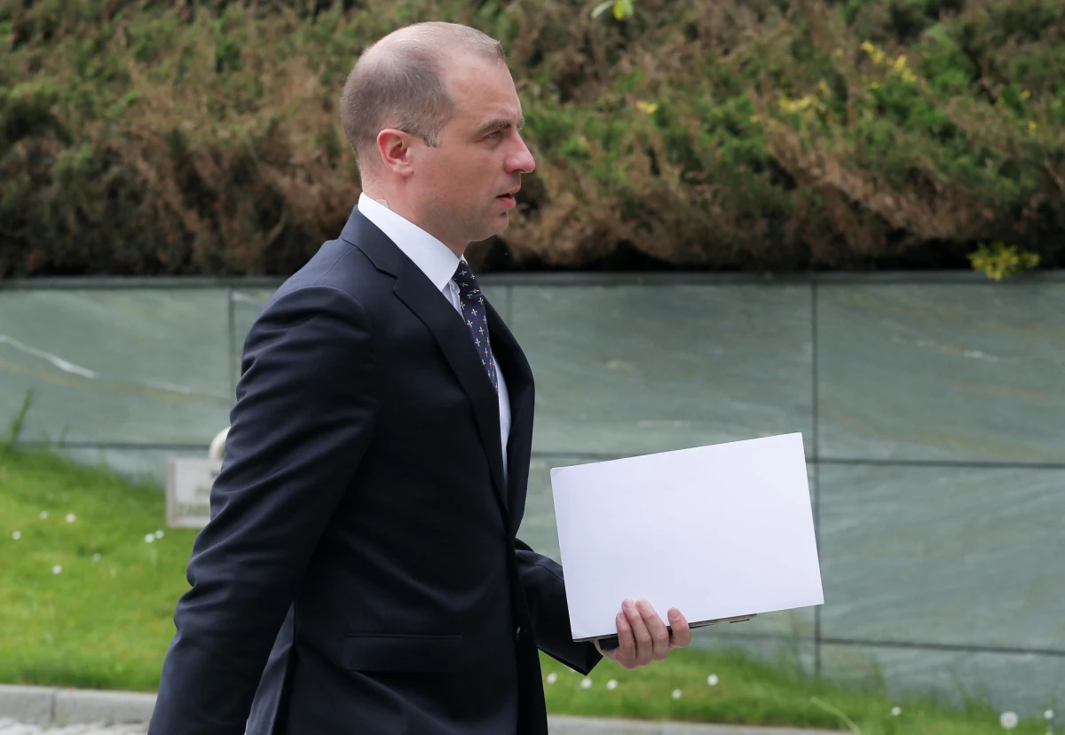 Tomasz Szatkowski chce pozwać Donalda Tuska. "Oskarżenia Tuska opierają się na treści anonimowych donosów i innych zmanipulowanych informacji, które zostały na mój wniosek zweryfikowane przez SKW jako nieprawdziwe" - stwierdził w wydanym oświadczeniu dotychczasowy ambasador RP przy NATO.