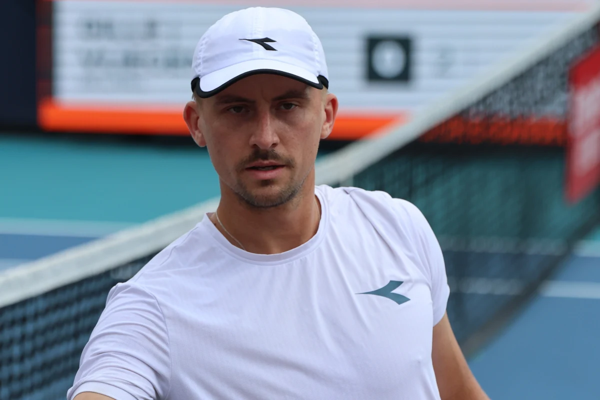 Rozstawieni z numerem 7. Jan Zieliński i Su-Wei Hsieh z Tajwanu awansowali do finału tenisowego miksta w wielkoszlemowym Wimbledonie. W półfinale wygrali z turniejową "dwójką" Nowozelandczykami Erin Routliffe i Michaelem Venusem 7:6 (7-0), 6:3.