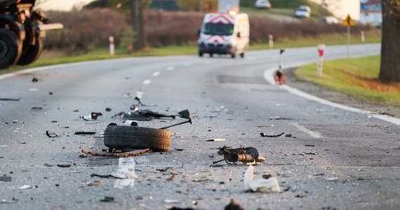 8 osób podróżowało busem, który miał wypadek na autostradzie A4 na Dolnym Śląsku. Na szczęście nie ma osób poszkodowanych.