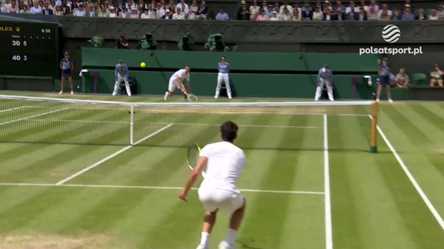 Daniił Miedwiediew nie potrafił pogodzić się z decyzją sędziowską. 

Transmisje z Wimbledonu można oglądać na sportowych antenach Polsatu oraz na  Polsat BOX Go   Oglądaj wygodnie gdziekolwiek chcesz: na komputerze, na tablecie, na smartfonie, na Smart TV.

W tekście zawarto link serwisu partnerskiego