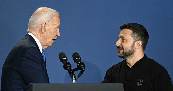 "Panie i panowie, oto prezydent Putin" - powiedział na zakończenie szczytu NATO w Waszyngtonie Joe Biden, wskazując Wołodymyra Zełenskiego. Europejscy przywódcy zamarli, a sam Zełenski nie bawiąc się w kurtuazję, przyznał później, że "to był błąd". W wygraną Bidena w wyborach prezydenckich nie wierzy już prawdopodobnie nikt, a na pewno nie dyplomacja z Zachodu, która już zaczęła zakulisowo rozmawiać z ludźmi Donalda Trumpa.