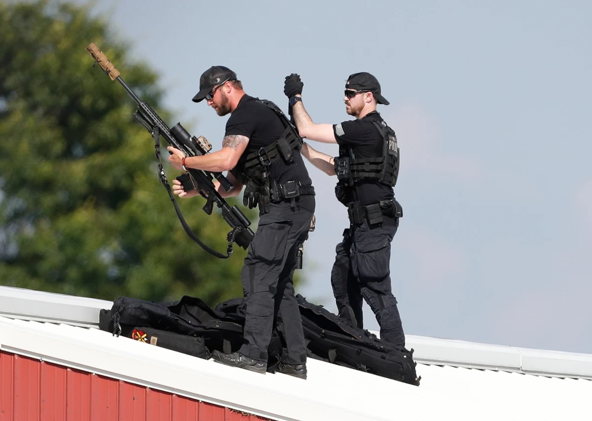 20-letni mieszkaniec stanu Pensylwania Thomas Matthew Crooks to "osoba zamieszana" w nieudany zamach na byłego prezydenta USA Donalda Trumpa - poinformowało FBI. Mężczyzna zginął na miejscu.