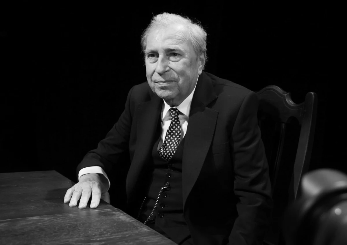 Dziś w Krakowie ostatnie pożegnanie Jerzego Stuhra, aktora filmowego i teatralnego, reżysera, rektora krakowskiej AST. Aktor zostanie pochowany w grobie rodzinnym na Cmentarzu Rakowickim w Krakowie. 