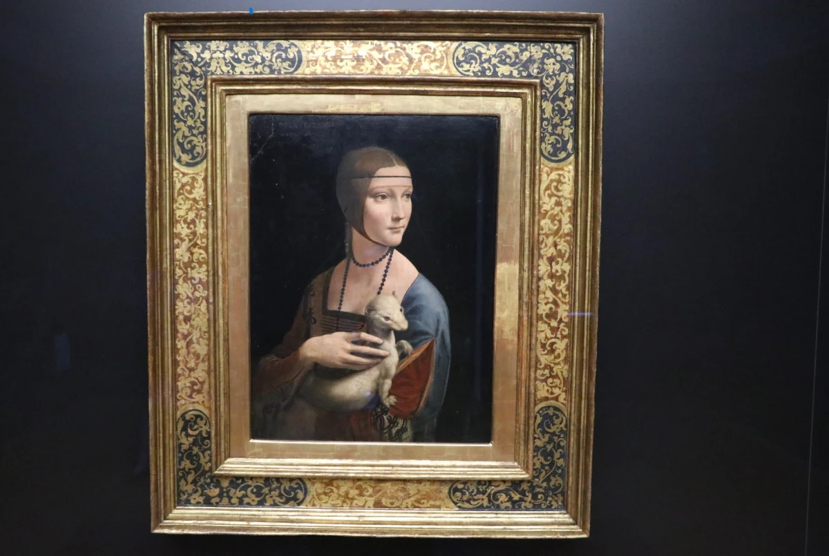 W Faktach RMF FM odwiedzamy tego lata miejsca znane dzięki filmowcom. W filmie "Vinci" Juliusza Machulskiego możemy podziwiać piękne krakowskie plenery i zabytkowe wnętrza m.in. Muzeum Książąt Czartoryskich. Jak po 20 latach wyglądają przestrzenie, w których powstawały kinowe ujęcia? Sprawdzała to dziennikarka RMF FM Marlena Chudzio.