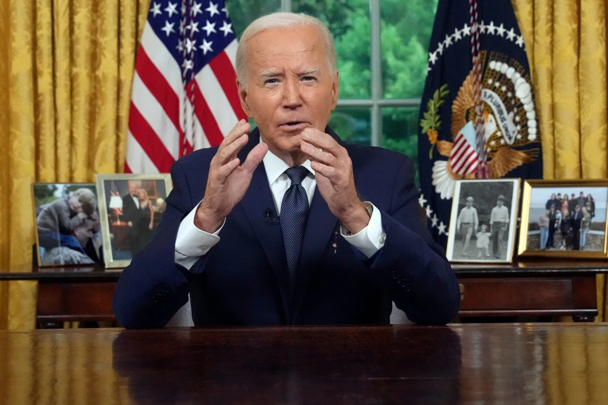 Wszyscy mamy obowiązek, by ochłodzić retorykę polityczną - powiedział w niedzielnym orędziu telewizyjnym Joe Biden. Prezydent USA stwierdził, ze choć stawka nadchodzących wyborów jest ogromnie wysoka, to polityka nie może zmienić się w "pole bitwy", czy "pola śmierci". W sobotę Donald Trump został ranny w ucho podczas wiecu wyborczego w miejscowości Butler w Pensylwanii.