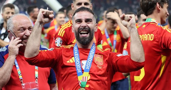 Znowu to zrobili! Rozemocjonowane media w Hiszpanii zgodnie uważają, że niedzielne zdobycie przez zespół "La Roja" tytułu mistrzów Europy było w pełni zasłużone. W finale w Berlinie piłkarze trenera Luisa de la Fuente wygrali z Anglią 2:1.