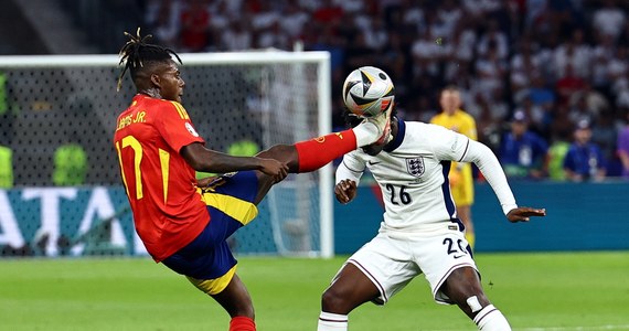 "Z każdym dniem jestem coraz bardziej dumny z piłkarzy" - powiedział trener reprezentacji Hiszpanii Luis de la Fuente po zwycięstwie nad Anglią 2:1 w Berlinie w finale mistrzostw Europy. A strzelec jednego z goli Nico Williams dodał: "Teraz ruszamy po mistrzostwo świata". Szkoleniowiec Anglików Gareth Southgate przyznał, że Hiszpania była najlepszą drużyną turnieju. 