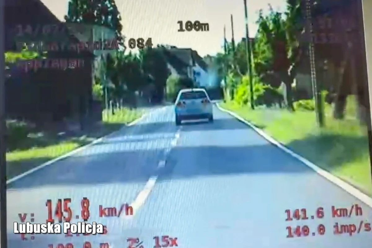 Nawet 148 km/h miała na liczniku 23-latka, która w Klikowie w Lubuskiem nie zatrzymała się do policyjnej kontroli. Podczas ucieczki kobieta przekraczała linie ciągłe, nie sygnalizowała manewrów wyprzedzania i omijania, a momentami jechała pod prąd. Po zatrzymaniu policjanci podsumowali te drogowe wyczyny i dodali do jej konta aż 236 punktów karnych.