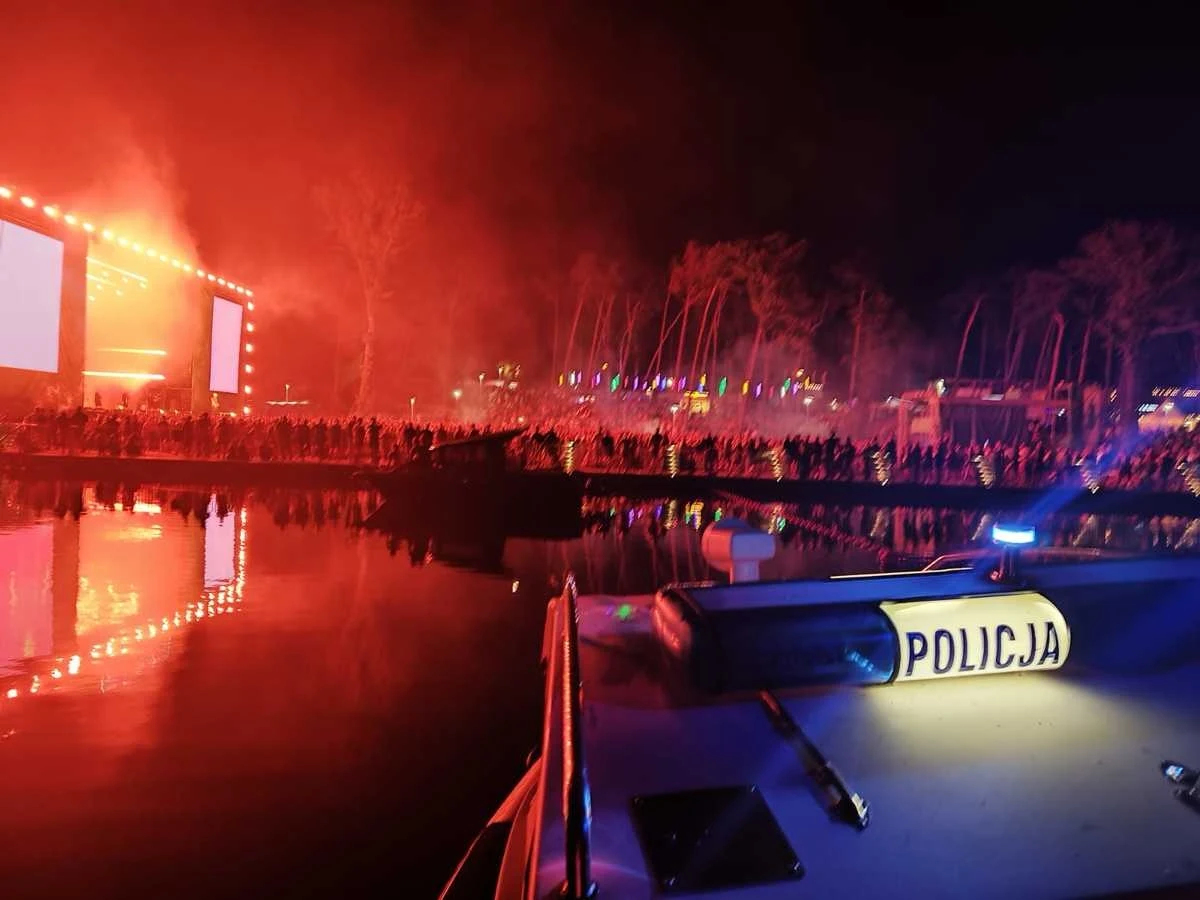 22-latek został ciężko pobity przez 19-latka z Głogowa na terenie Festiwalu Rap Stacja w Sławie. Poszkodowany jest szpitalu w śpiączce. 19-letni sprawca, mieszkaniec Wrocławia, został aresztowany na trzy miesiące.