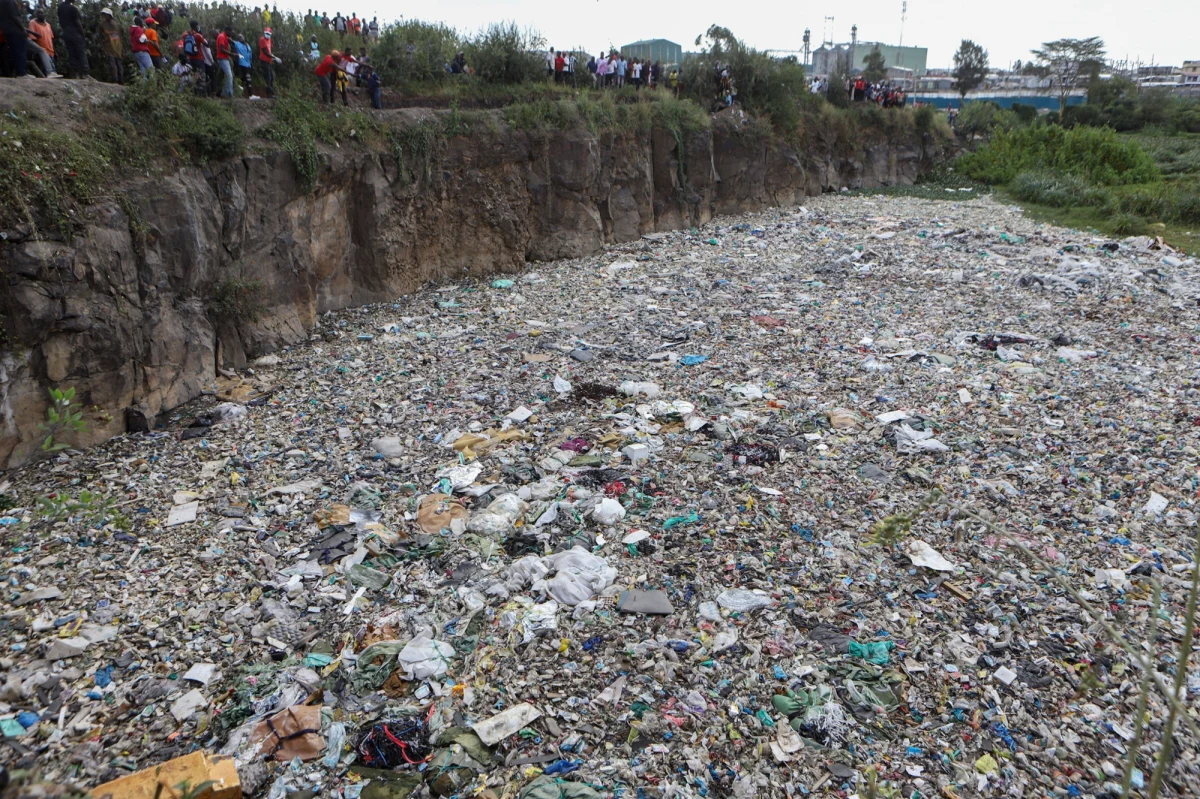 "Mężczyzna, którego aresztowano po odnalezieniu kilku rozczłonkowanych ciał w kamieniołomie w Nairobi, przyznał się do zabicia 42 kobiet" -  przekazała w poniedziałek kenijska prokuratura. Ofiary miały od 18 do 30 lat i wszystkie zostały zamordowane w ten sam sposób.