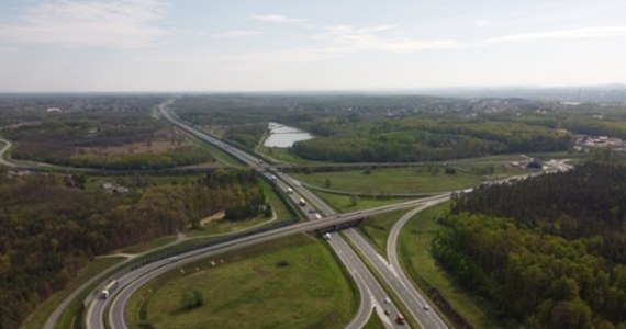 Dziś wieczorem (16 lipca) drogowcy zamkną ruch na jednym ze zjazdów na węźle Brzesko na autostradzie A4. Będą remontować nawierzchnię jezdni. Prace potrwają do godz. 6:00.