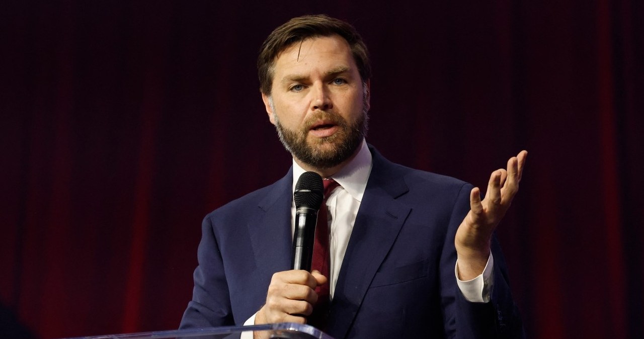 J.D. Vance odsuwany od Trumpa? Media zwracają uwagę na jeden szczegół
