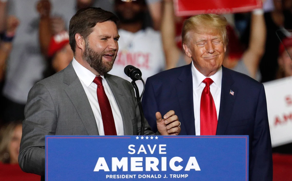 Donald Trump odkrył karty i wskazał kandydata na wiceprezydenta - będzie nim 39-letni J.D. Vance, republikański senator z Ohio. Polityk kiedyś ostro krytykował byłego prezydenta, ale od dłuższego czasu jest jednym z jego najzagorzalszych obrońców.