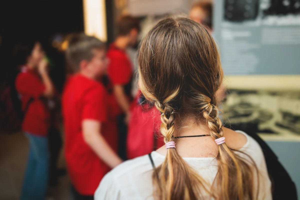 Po dyskusjach w ministerstwie podjęłam decyzję, by przeznaczyć dodatkowe 20 mln zł na program "Podróże z klasą"- powiedziała podczas  konferencji szefowa MEN Barbara Nowacka. W poniedziałek ruszy kolejna tura, podczas której będzie można zgłaszać się do programu.