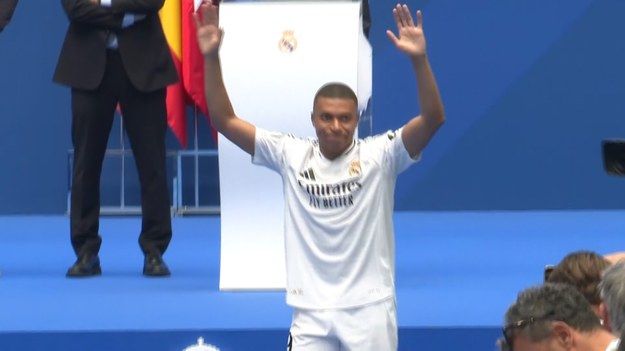 Kylian Mbappe został piłkarzem Realu Madryt. We wtorek został oficjalnie zaprezentowany na Santiego Bernabeu. 