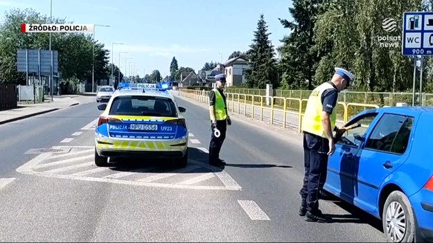 Taki rekord to powód do wstydu. Od początku lipca policjanci w całym kraju zatrzymali 4724 pijanych kierowców, a tylko wczoraj prawie pół tysiąca - to najwięcej od początku wakacji. Przypominamy, choć to oczywiste - alkohol nie gasi pragnienia, a odbiera rozsądek. Konsekwencje jazdy po pijanemu mogą być dużo gorsze niż kac.Materiał dla "Wydarzeń" przygotował Paweł Gadomski