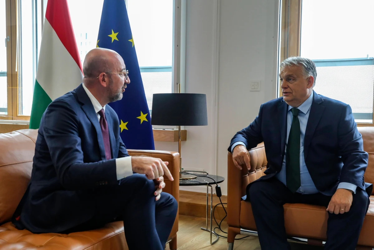 "Nie mogę zaakceptować Twojego twierdzenia, że ​​prowadziliśmy 'politykę prowojenną'. Jest zupełnie odwrotnie" - tak przewodniczący Rady Europejskiej, Charles Michel odpowiada na list premiera Węgier, Viktora Orbana, w którym węgierski przywódca namawia m.in. do wznowienia przez UE stosunków dyplomatycznych z Rosją. List Michela z dzisiejszą datą został wysłany do Orbana oraz przekazany wszystkim krajom członkowskim UE. Korespondencję szefa Rady Europejskiej zdobyła także dziennikarka RMF FM w Brukseli, Katarzyna Szymańska-Borginon.