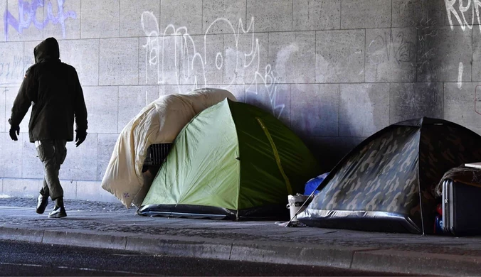 Rośnie liczba bezdomnych w Niemczech. Większość z nich to migranci