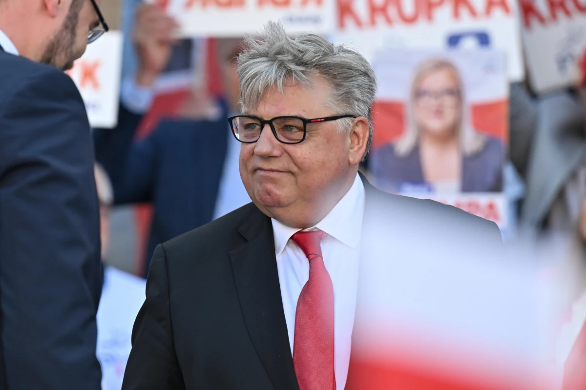 Europoseł Kosma Złotowski z PiS został w środę wybrany na jednego z pięciu kwestorów w Parlamencie Europejskim. Jego kandydatura została przegłosowana w drugiej turze, w której wygrał z węgierskim kandydatem.