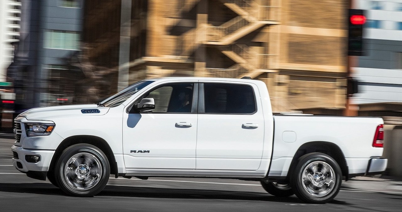 Auta z USA przestaną się opłacać? Będą zmiany w rejestracji