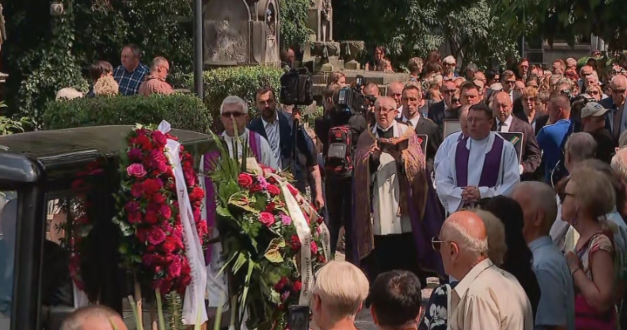 Pogrzeb Jerzego Stuhra. W kościele rozległy się gromkie brawa