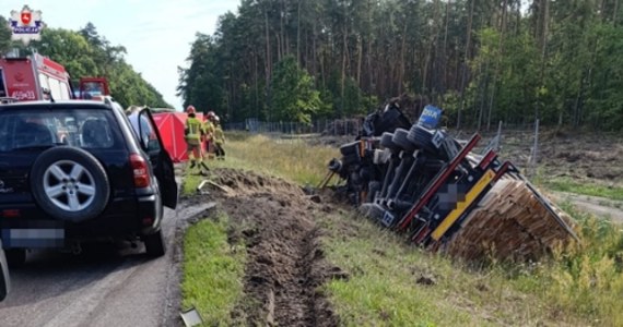 Jedna osoba zginęła, a jedna została ranna po zderzeniu dwóch ciężarówek na trasie S19 w Annówce na obwodnicy Kocka. Trasa jest zablokowana.   