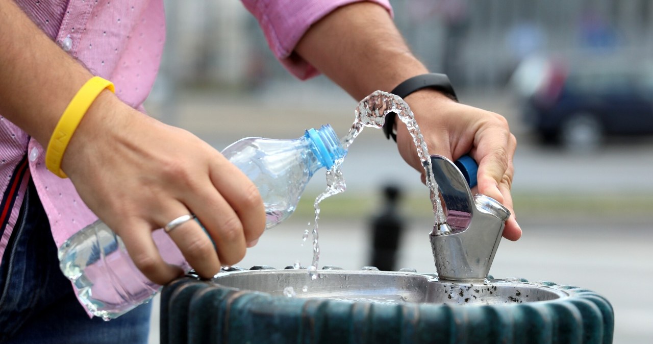 Pilny alert RCB. „Woda niezdatna do picia”