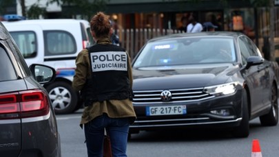 Nożownik zaatakował policjanta w centrum Paryża