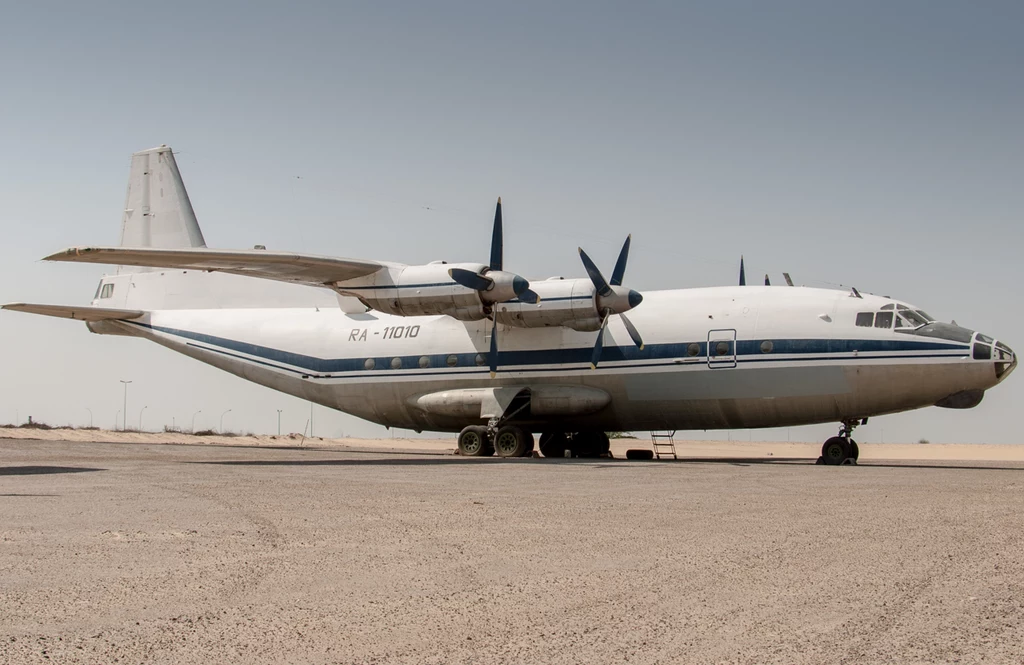 Samolot An-12. Mi-6 miał spełniać podobne parametry