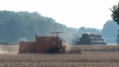 ​17-latek obsługiwał kombajn, poraził go prąd