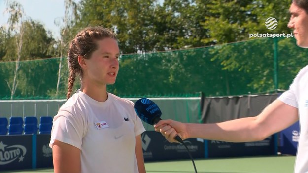 Najwyżej rozstawiona Martyna Kubka i Weronika Ewald zagrają w finale tenisowych mistrzostw Polski rozgrywanych w Kozerkach. W półfinałach Kubka pokonała Marcelinę Podlińską 6:0, 6:1, a Ewald wygrała z Olivią Lincer 6:4, 6:4. - To było cenne zwycięstwo i mam nadzieję, że w finale też dopisze mi szczęście - powiedziała po swoim półfinale Weronika Ewald.

