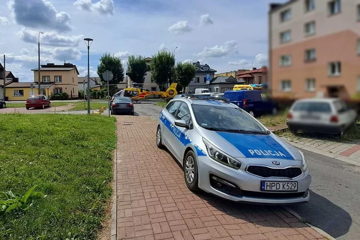 Stan dwuletniego chłopca, który w piątek wypadł z okna na trzecim piętrze mieszkania w Kraśniku, jest ciężki. Policja podaje, że badanie jego ojca na obecność narkotyków dało pozytywny wynik. 