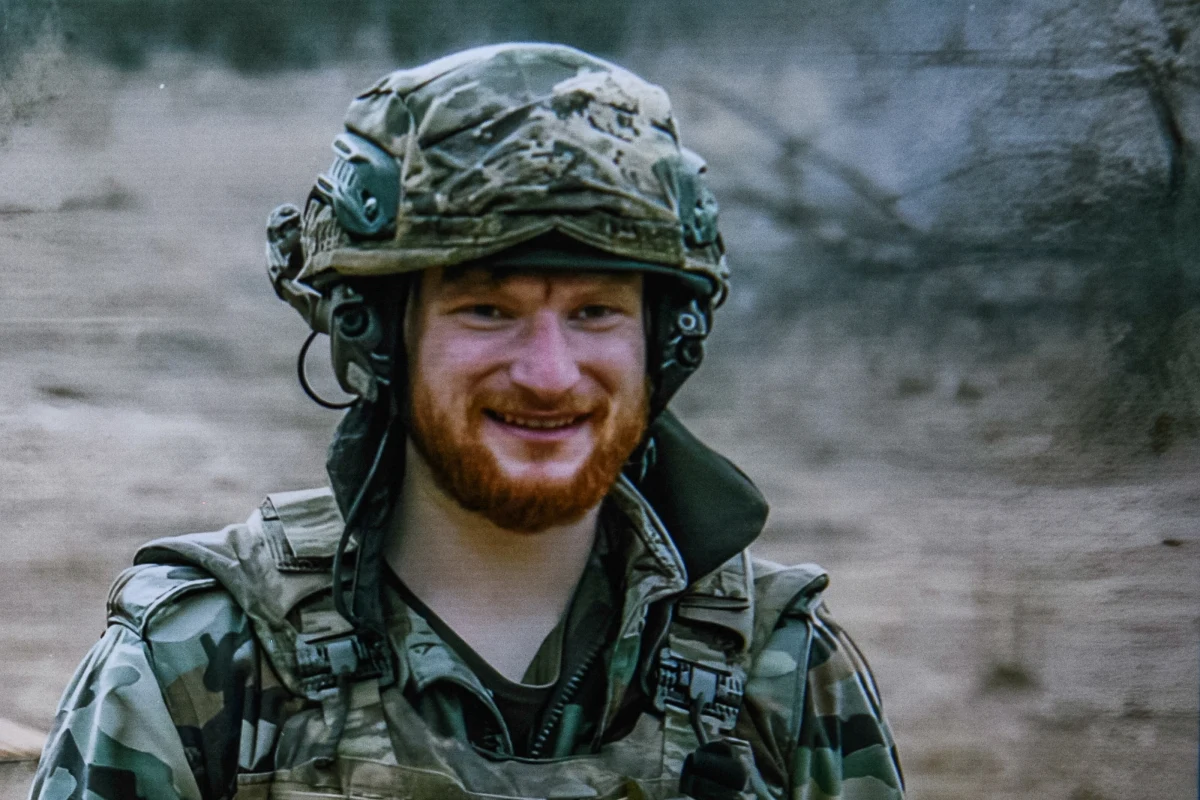 W Kijowie, na Cmentarzu Bajkowa, największej nekropolii w stolicy, odbyło się w sobotę pożegnanie polskiego żołnierza Międzynarodowego Legionu Obrony Terytorialnej Ukrainy Tomasza Marcina Sękali, który zginął w obwodzie ługańskim.