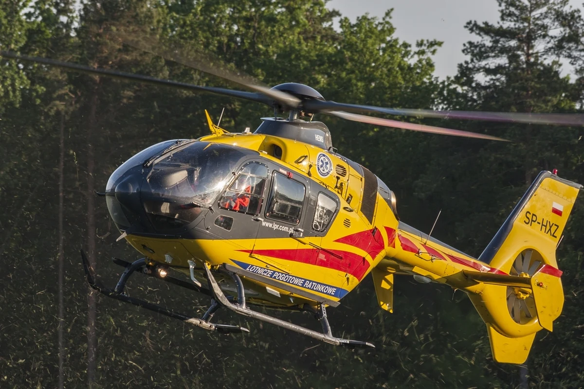 17-latek i jego rówieśniczka zostali potrąceni na pasach w Skarżysku-Kamiennej (woj. świętokrzyskie) przez 71-letniego motocyklistę - przekazała tamtejsza policja. Nastolatek w ciężkim stanie został przewieziony do szpitala.