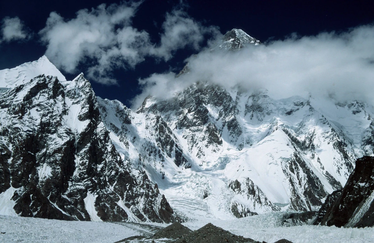 Sebastian Kawa i Sebastian Lampart przelecieli szybowcem nad szczytem K2 (8611 m n.p.m.) w paśmie górskim Karakorum - poinformował Eurosport. Zrobili to jako pierwsi w historii. 
