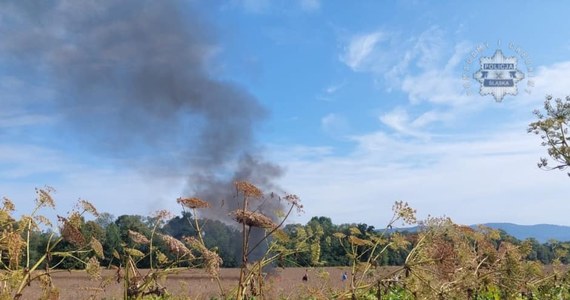 Tragiczny wypadek awionetki w Śląskiem. Maszyna spadła na ziemię w Lipowej w powiecie żywieckim. Pilot nie przeżył. 