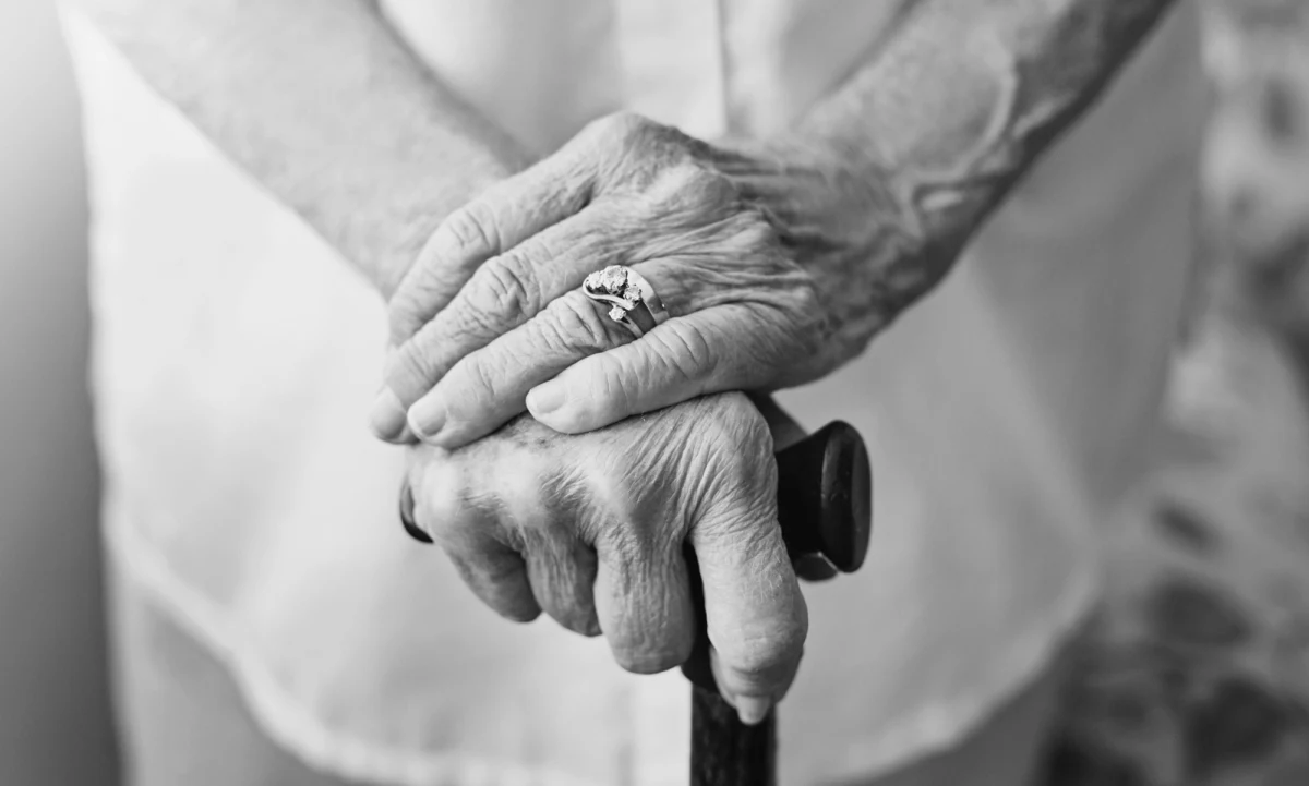 "Zmarła Pani Anna Gawłowska, najstarsza mieszkanka Polski. 6 czerwca świętowała 111. urodziny (...). Pogrzeb odbędzie się 23 lipca o godz. 9.00 w Kaplicy Pogrzebowej kościoła św. Józefa Oblubieńca NMP - poinformował Urząd Gminy i Miasta Czerwionka-Leszczyny w województwie śląskim.