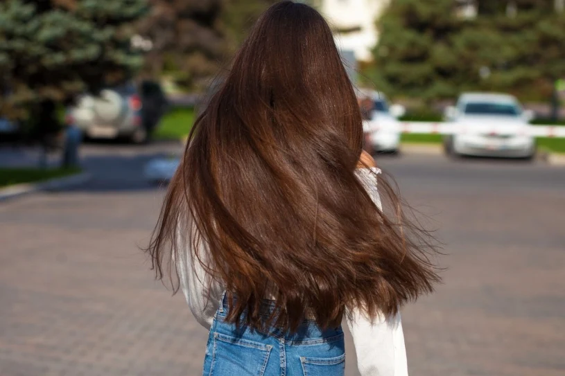 Chcesz, by włosy rosły szybciej? Nie popełniaj tych popularnych błędów