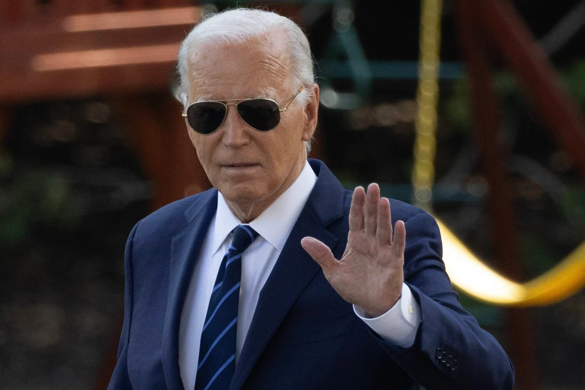 Joe Biden wycofuje się z kampanii prezydenckiej w Stanach Zjednoczonych. 81-letni prezydent USA poinformował na platformie X, że nie będzie się ubiegał o reelekcję w listopadowych wyborach z ramienia Partii Demokratycznej. Kandydatką demokratów ma być wiceprezydent Kamala Harris - wskazał Biden.