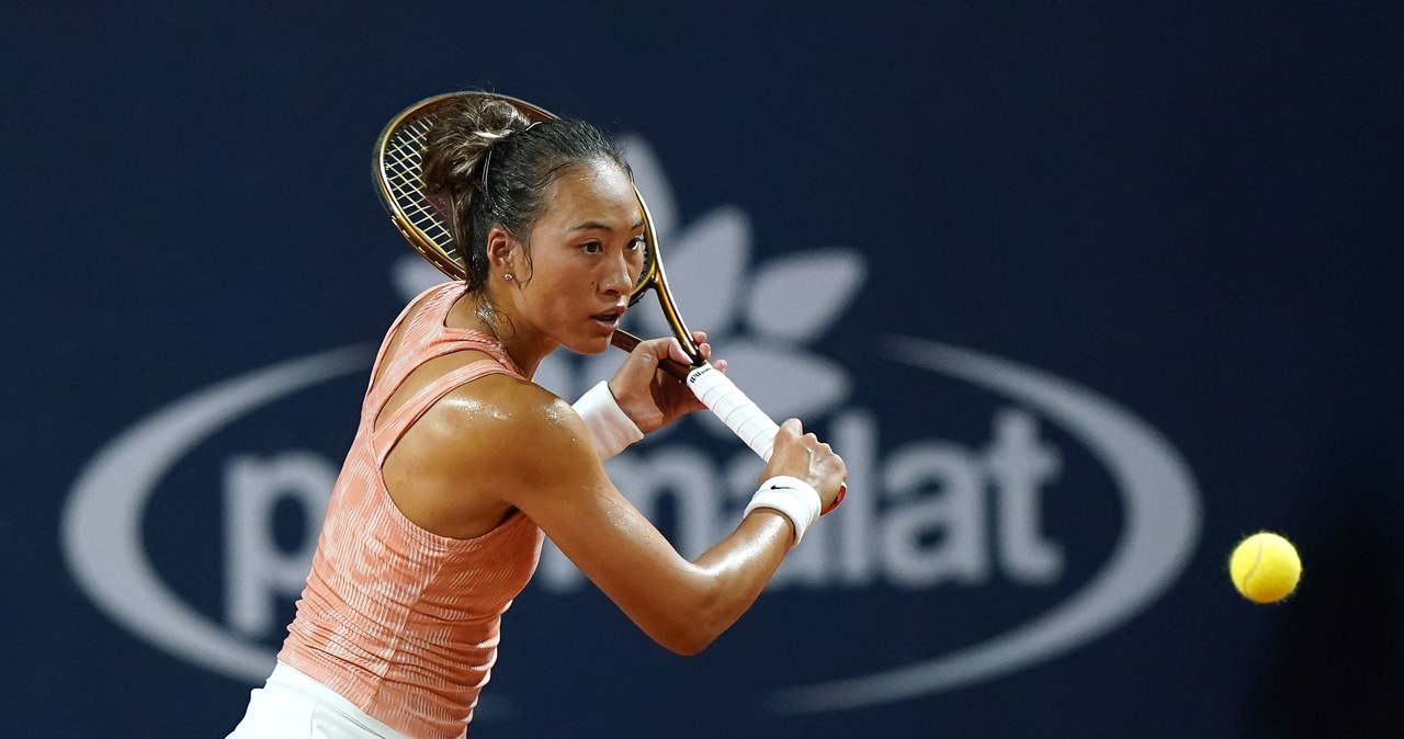 tenis ziemny, wyniki żywo, Radwańska, Domachowska, ATP, WTA, Wimbledon, US Open, Australian Open, French Open Rywalka Świątek na kolanach. Trzygodzinny bój w finale i demolka w trzecim secie