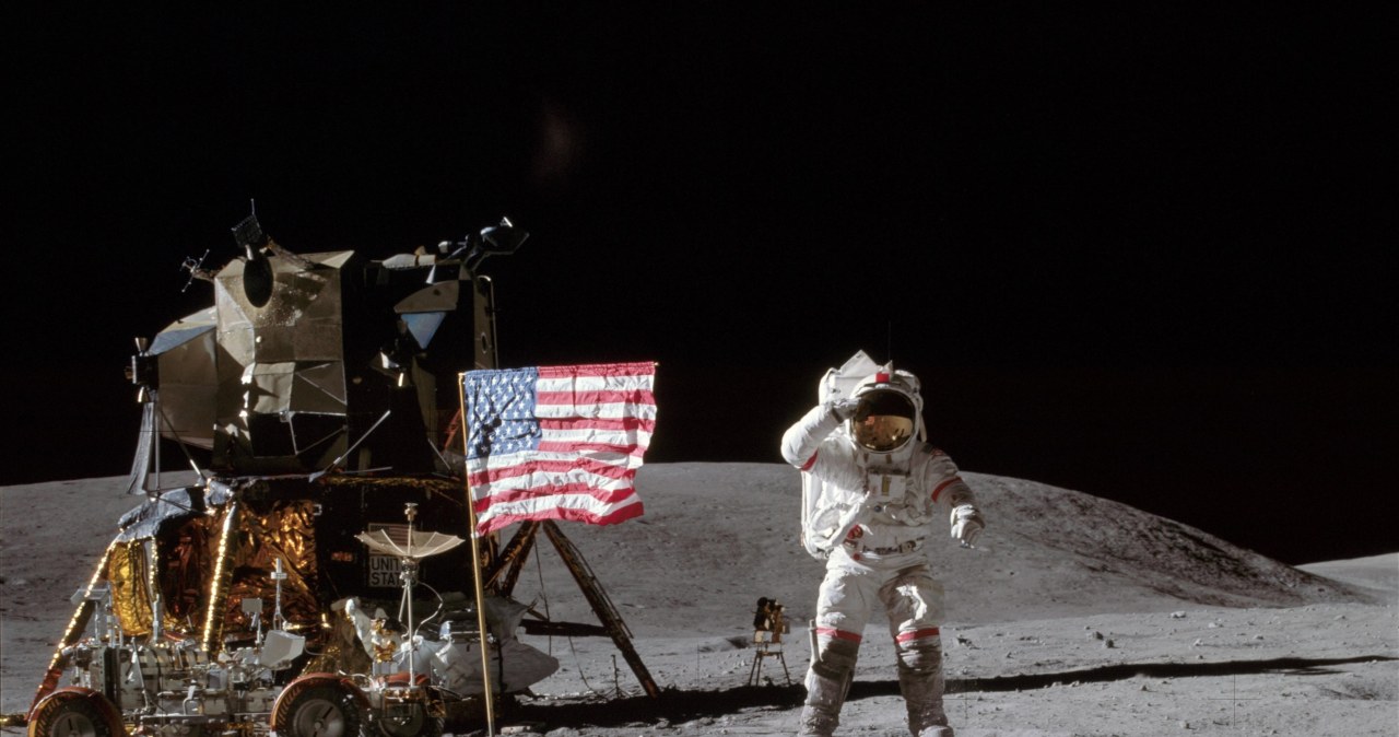 Część Amerykanów uważa, iż Księżyc należy do USA. Co mówi prawo?