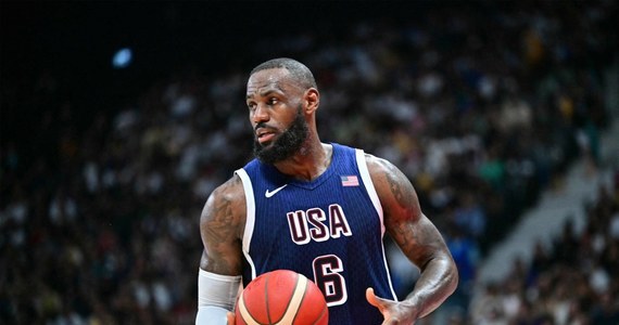 Gwiazdor koszykarskiej ligi NBA LeBron James będzie niósł flagę Stanów Zjednoczonych podczas ceremonii otwarcia igrzysk olimpijskich w Paryżu. Na razie nie wiemy jeszcze, która sportsmenka będzie reprezentowała kobiety. Nazwisko zostanie ogłoszone we wtorek.