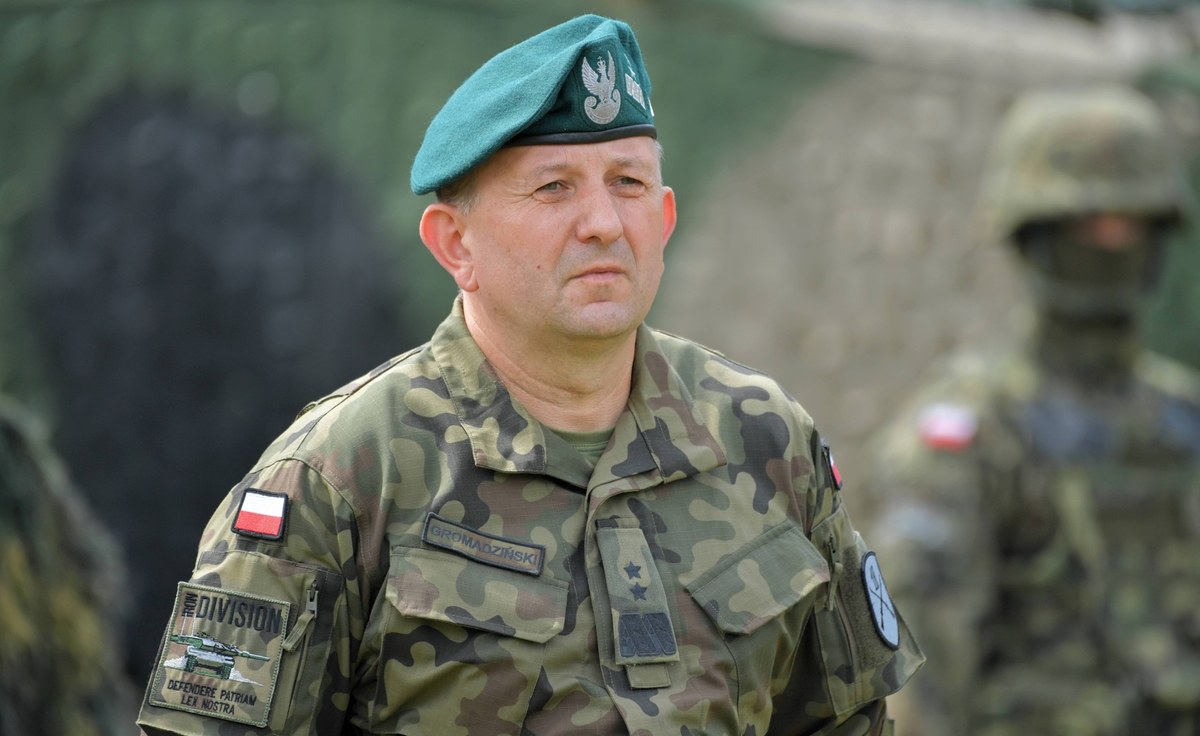 ​Gen. Jarosław Gromadziński, w przeszłości m.in. dowódca 18. Dywizji Zmechanizowanej, został pozbawiony dostępu do informacji niejawnych. Taką decyzję podjęła Służba Kontrwywiadu Wojskowego, której postępowanie wykazało, że wojskowy nie daje rękojmi zachowania tajemnicy.