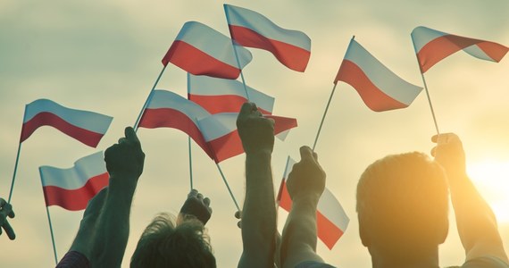 ​Główny Urząd Statystyczny przedstawił niepokojące dane. Wynika z nich, że w tym roku - w porównaniu z poprzednim - ludność w Polsce zmniejszyła się o prawie 130 tys. osób. Spadki zanotowano w 14 z 16 województw i 270 z 314 powiatów.